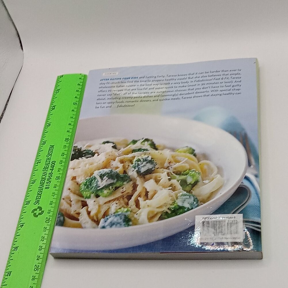 Housewife Villain TERESA Giudice FABULICIOUS FAST & FIT Italian Recipes Cookbook - Picture 2 of 11